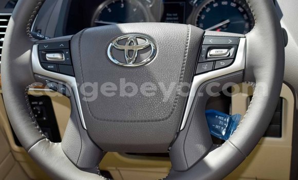 Haaraa Toyota Land Cruiser Prado White Makiinaa iti Abiy Adi keessatti Tigray keessatti Haaraa Toyota Land Cruiser Prado White Makiinaa iti Abiy Adi keessatti Tigray keessatti
