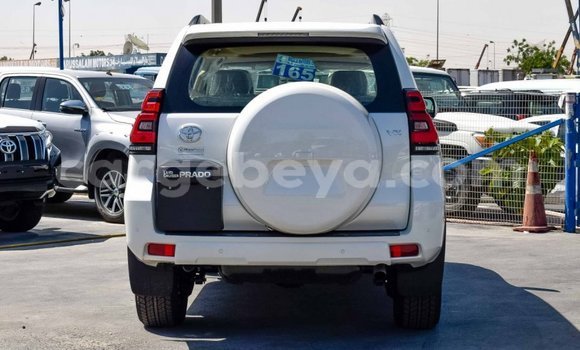 Haaraa Toyota Land Cruiser Prado White Makiinaa iti Abiy Adi keessatti Tigray keessatti Haaraa Toyota Land Cruiser Prado White Makiinaa iti Abiy Adi keessatti Tigray keessatti