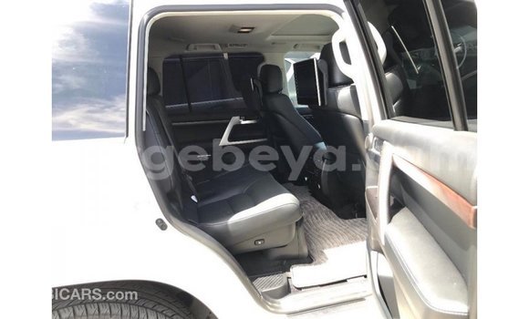 Buy Import Toyota Land Cruiser White Car in Import - Dubai in Ethiopia Buy Import Toyota Land Cruiser White Car in Import - Dubai in Ethiopia