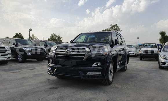 Haaraa Toyota Land Cruiser Black Makiinaa iti Abiy Adi keessatti Tigray keessatti Haaraa Toyota Land Cruiser Black Makiinaa iti Abiy Adi keessatti Tigray keessatti