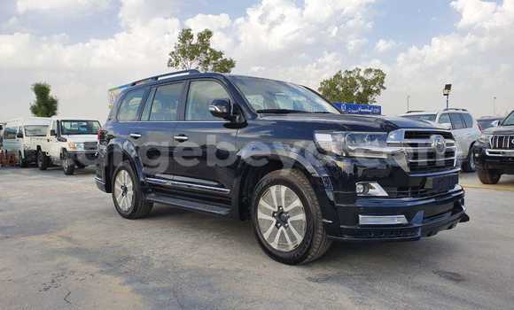 Haaraa Toyota Land Cruiser Black Makiinaa iti Abiy Adi keessatti Tigray keessatti Haaraa Toyota Land Cruiser Black Makiinaa iti Abiy Adi keessatti Tigray keessatti