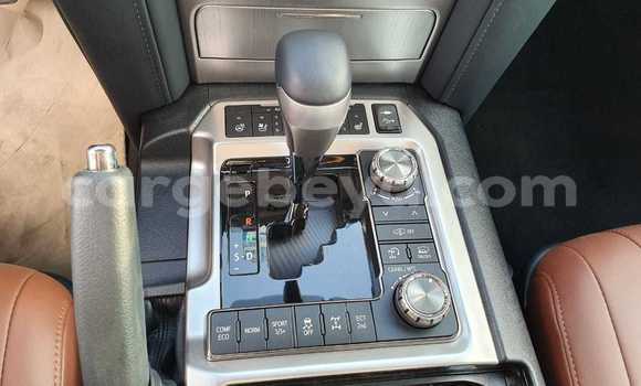 Haaraa Toyota Land Cruiser Black Makiinaa iti Abiy Adi keessatti Tigray keessatti Haaraa Toyota Land Cruiser Black Makiinaa iti Abiy Adi keessatti Tigray keessatti