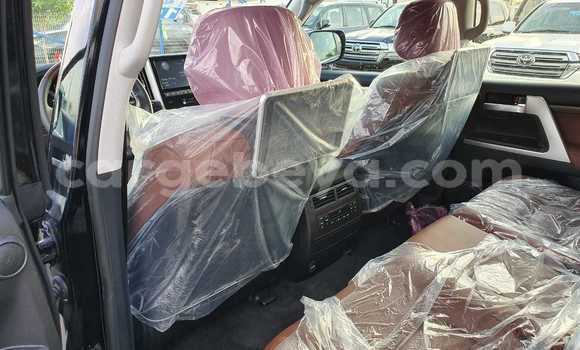 Haaraa Toyota Land Cruiser Black Makiinaa iti Abiy Adi keessatti Tigray keessatti Haaraa Toyota Land Cruiser Black Makiinaa iti Abiy Adi keessatti Tigray keessatti