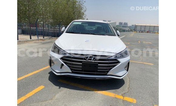 Imported Hyundai Elantra White Makiinaa iti Import - Dubai keessatti Ethiopia keessatti Imported Hyundai Elantra White Makiinaa iti Import - Dubai keessatti Ethiopia keessatti