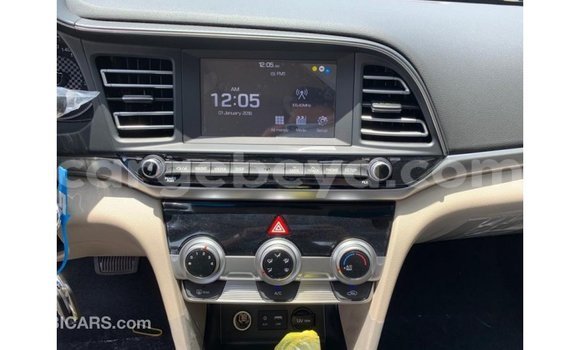 Imported Hyundai Elantra White Makiinaa iti Import - Dubai keessatti Ethiopia keessatti Imported Hyundai Elantra White Makiinaa iti Import - Dubai keessatti Ethiopia keessatti