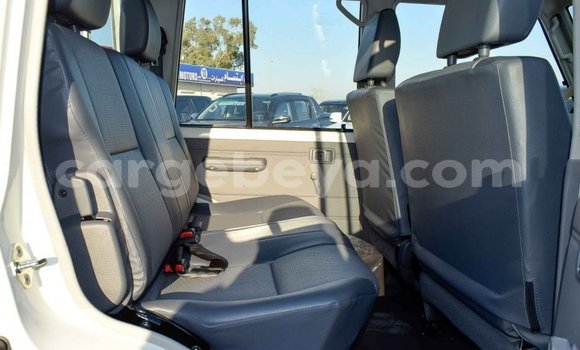 Haaraa Toyota Land Cruiser White Makiinaa iti Abiy Adi keessatti Tigray keessatti Haaraa Toyota Land Cruiser White Makiinaa iti Abiy Adi keessatti Tigray keessatti