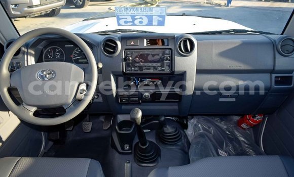 Haaraa Toyota Land Cruiser White Makiinaa iti Abiy Adi keessatti Tigray keessatti Haaraa Toyota Land Cruiser White Makiinaa iti Abiy Adi keessatti Tigray keessatti