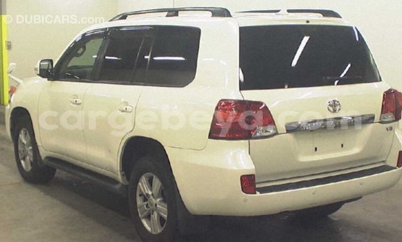 Buy Import Toyota Land Cruiser White Car in Import - Dubai in Ethiopia Buy Import Toyota Land Cruiser White Car in Import - Dubai in Ethiopia