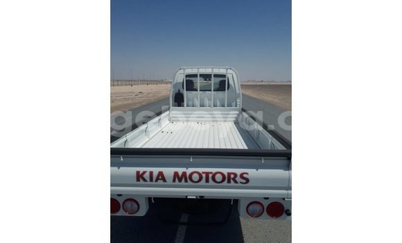 Buy Import Kia Carens White Car in Import - Dubai in Ethiopia Buy Import Kia Carens White Car in Import - Dubai in Ethiopia