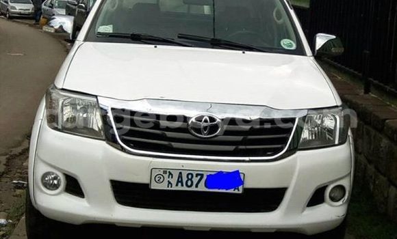 Buy Used Toyota Hilux White Car in Addis–Ababa in Ethiopia Buy Used Toyota Hilux White Car in Addis–Ababa in Ethiopia