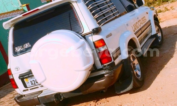Buy Used Toyota Land Cruiser White Car in Jigjiga in Jigjiga Buy Used Toyota Land Cruiser White Car in Jigjiga in Jigjiga