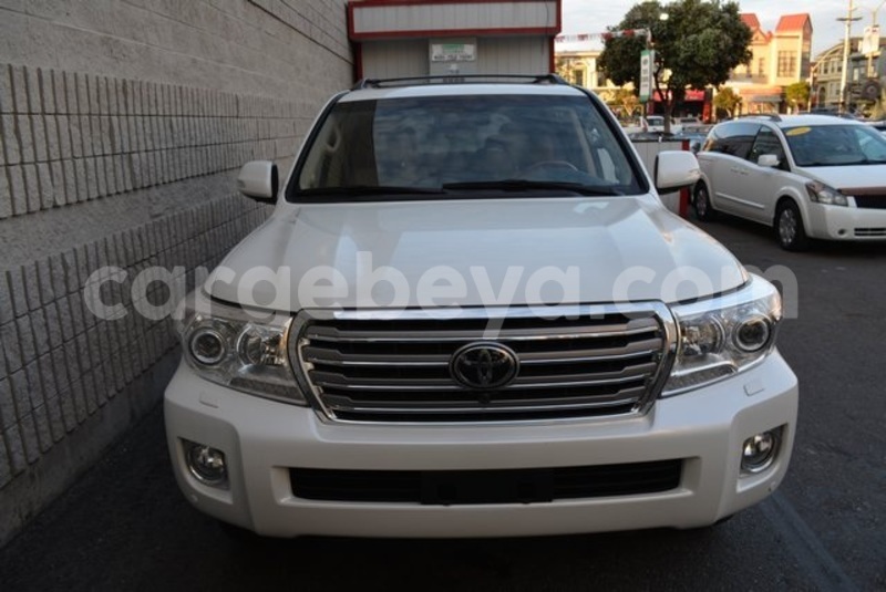 Big with watermark 2014 toyota land cruiser 2