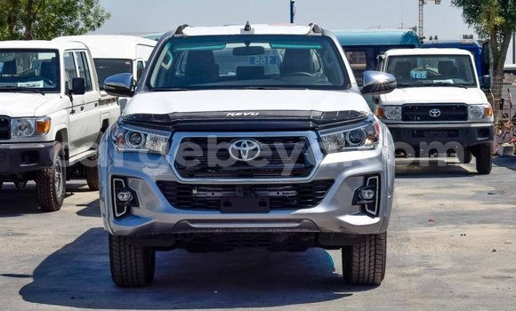 Haaraa Toyota Hilux Silver Makiinaa iti Abiy Adi keessatti Tigray keessatti Haaraa Toyota Hilux Silver Makiinaa iti Abiy Adi keessatti Tigray keessatti