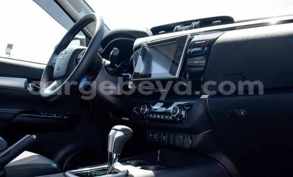 Haaraa Toyota Hilux Silver Makiinaa iti Abiy Adi keessatti Tigray keessatti Haaraa Toyota Hilux Silver Makiinaa iti Abiy Adi keessatti Tigray keessatti