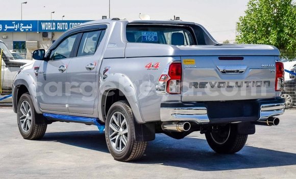 Haaraa Toyota Hilux Silver Makiinaa iti Abiy Adi keessatti Tigray keessatti Haaraa Toyota Hilux Silver Makiinaa iti Abiy Adi keessatti Tigray keessatti