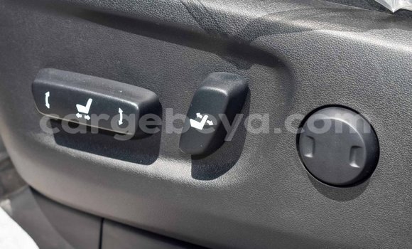 Haaraa Toyota Land Cruiser Prado Black Makiinaa iti Abiy Adi keessatti Tigray keessatti Haaraa Toyota Land Cruiser Prado Black Makiinaa iti Abiy Adi keessatti Tigray keessatti