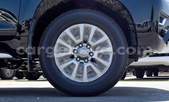 Haaraa Toyota Land Cruiser Prado Black Makiinaa iti Abiy Adi keessatti Tigray keessatti Haaraa Toyota Land Cruiser Prado Black Makiinaa iti Abiy Adi keessatti Tigray keessatti