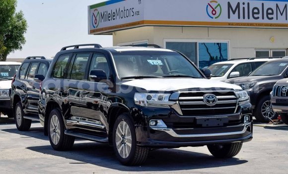 Haaraa Toyota Land Cruiser Black Makiinaa iti Abiy Adi keessatti Tigray keessatti Haaraa Toyota Land Cruiser Black Makiinaa iti Abiy Adi keessatti Tigray keessatti