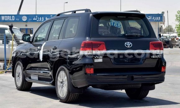 Haaraa Toyota Land Cruiser Black Makiinaa iti Abiy Adi keessatti Tigray keessatti Haaraa Toyota Land Cruiser Black Makiinaa iti Abiy Adi keessatti Tigray keessatti