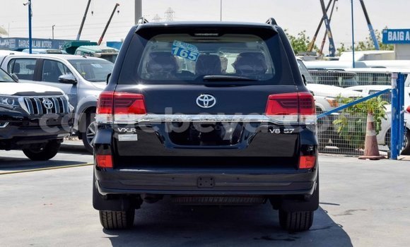 Haaraa Toyota Land Cruiser Black Makiinaa iti Abiy Adi keessatti Tigray keessatti Haaraa Toyota Land Cruiser Black Makiinaa iti Abiy Adi keessatti Tigray keessatti