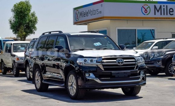 Buy New Toyota Land Cruiser Black Car in Abiy Adi in Tigray Buy New Toyota Land Cruiser Black Car in Abiy Adi in Tigray