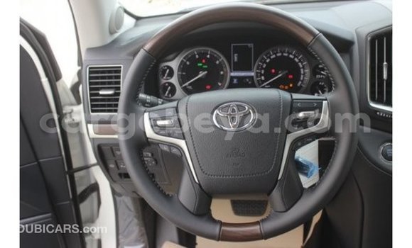 Buy Import Toyota Land Cruiser White Car in Import - Dubai in Ethiopia Buy Import Toyota Land Cruiser White Car in Import - Dubai in Ethiopia