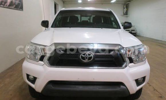 Buy Used Toyota Hilux White Car in Addis–Ababa in Ethiopia Buy Used Toyota Hilux White Car in Addis–Ababa in Ethiopia