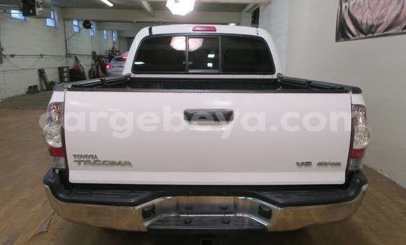 Buy Used Toyota Hilux White Car in Addis–Ababa in Ethiopia Buy Used Toyota Hilux White Car in Addis–Ababa in Ethiopia