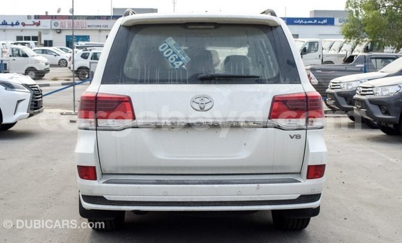Buy Import Toyota Land Cruiser White Car in Import - Dubai in Ethiopia Buy Import Toyota Land Cruiser White Car in Import - Dubai in Ethiopia