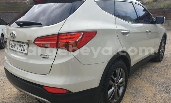 Buy Used Hyundai Santa Fe White Car in Abiy Adi in Tigray Buy Used Hyundai Santa Fe White Car in Abiy Adi in Tigray