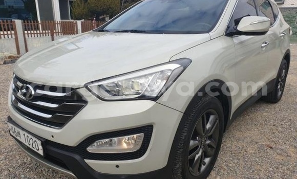 Buy Used Hyundai Santa Fe White Car in Abiy Adi in Tigray Buy Used Hyundai Santa Fe White Car in Abiy Adi in Tigray
