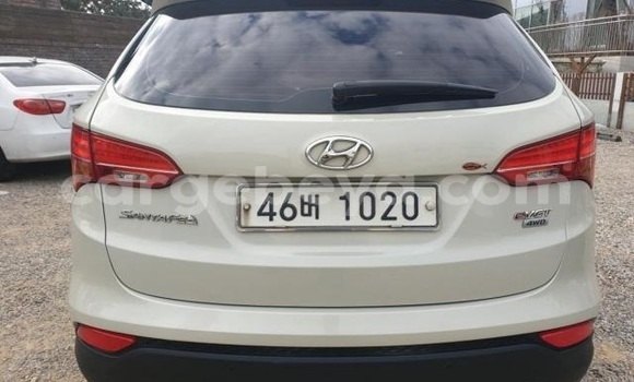 Buy Used Hyundai Santa Fe White Car in Abiy Adi in Tigray Buy Used Hyundai Santa Fe White Car in Abiy Adi in Tigray