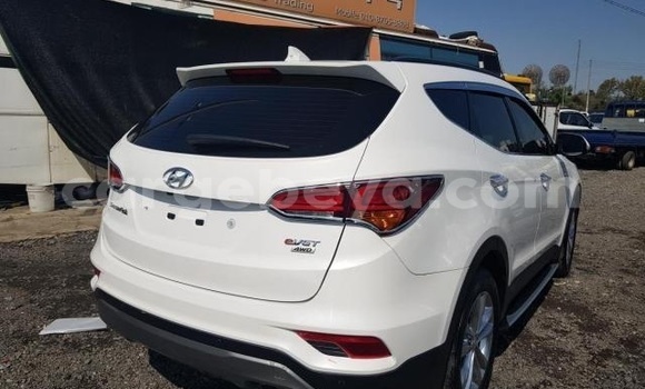 Buy Used Hyundai Santa Fe White Car in Abiy Adi in Tigray Buy Used Hyundai Santa Fe White Car in Abiy Adi in Tigray