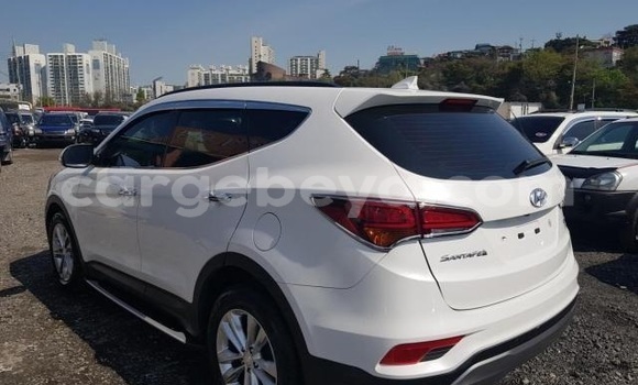 Buy Used Hyundai Santa Fe White Car in Abiy Adi in Tigray Buy Used Hyundai Santa Fe White Car in Abiy Adi in Tigray