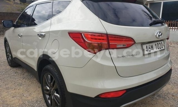 Buy Used Hyundai Santa Fe White Car in Abiy Adi in Tigray Buy Used Hyundai Santa Fe White Car in Abiy Adi in Tigray