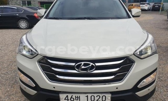 Buy Used Hyundai Santa Fe White Car in Abiy Adi in Tigray Buy Used Hyundai Santa Fe White Car in Abiy Adi in Tigray
