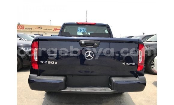 ይግዙ Imported Mercedes-Benz 250 ሰማያዊ መኪና በ Import - Dubai በ ኢትዮጵያ ይግዙ Imported Mercedes-Benz 250 ሰማያዊ መኪና በ Import - Dubai በ ኢትዮጵያ