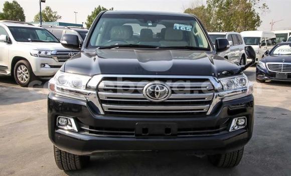 Haaraa Toyota Land Cruiser Black Makiinaa iti Abiy Adi keessatti Tigray keessatti Haaraa Toyota Land Cruiser Black Makiinaa iti Abiy Adi keessatti Tigray keessatti