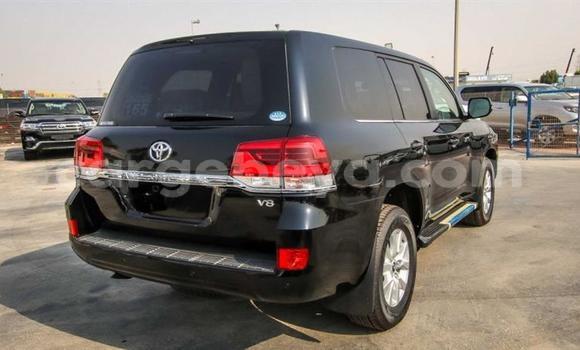 Haaraa Toyota Land Cruiser Black Makiinaa iti Abiy Adi keessatti Tigray keessatti Haaraa Toyota Land Cruiser Black Makiinaa iti Abiy Adi keessatti Tigray keessatti