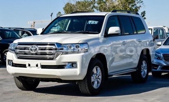 Buy New Toyota Land Cruiser White Car in Abomsa in Oromia Buy New Toyota Land Cruiser White Car in Abomsa in Oromia