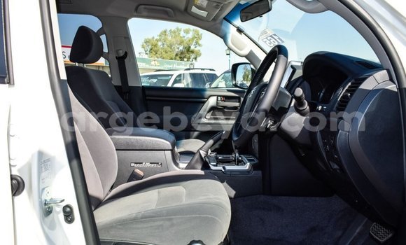 Buy New Toyota Land Cruiser White Car in Abomsa in Oromia Buy New Toyota Land Cruiser White Car in Abomsa in Oromia