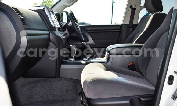 Buy New Toyota Land Cruiser White Car in Abomsa in Oromia Buy New Toyota Land Cruiser White Car in Abomsa in Oromia