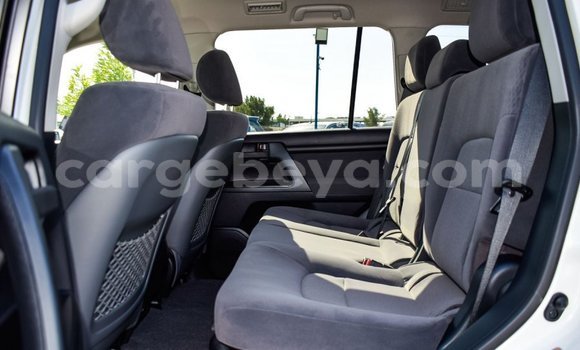 Buy New Toyota Land Cruiser White Car in Abomsa in Oromia Buy New Toyota Land Cruiser White Car in Abomsa in Oromia