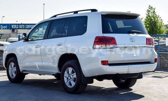 Buy New Toyota Land Cruiser White Car in Abomsa in Oromia Buy New Toyota Land Cruiser White Car in Abomsa in Oromia