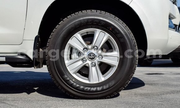 Buy New Toyota Land Cruiser White Car in Abomsa in Oromia Buy New Toyota Land Cruiser White Car in Abomsa in Oromia