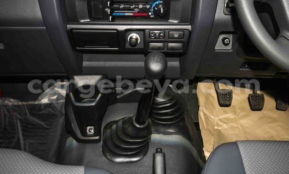 Haaraa Toyota Land Cruiser White Makiinaa iti Abiy Adi keessatti Tigray keessatti Haaraa Toyota Land Cruiser White Makiinaa iti Abiy Adi keessatti Tigray keessatti