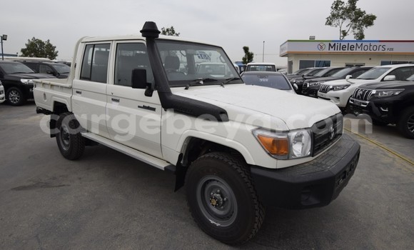 Buy New Toyota Land Cruiser White Car in Abiy Adi in Tigray Buy New Toyota Land Cruiser White Car in Abiy Adi in Tigray
