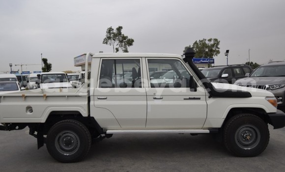 Buy New Toyota Land Cruiser White Car in Abiy Adi in Tigray Buy New Toyota Land Cruiser White Car in Abiy Adi in Tigray