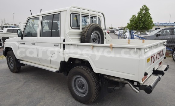 Buy New Toyota Land Cruiser White Car in Abiy Adi in Tigray Buy New Toyota Land Cruiser White Car in Abiy Adi in Tigray