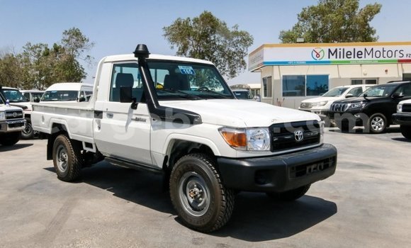 Buy New Toyota Land Cruiser White Car in Abiy Adi in Tigray Buy New Toyota Land Cruiser White Car in Abiy Adi in Tigray